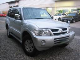 Used Mitsubishi PAJERO
