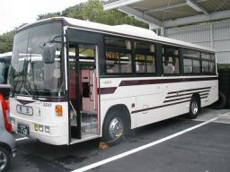 Used Isuzu 9m bus