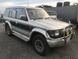 Used Mitsubishi PAJERO