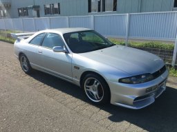 Used Nissan SKYLINE