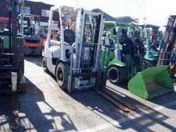 Used UNICARRIERS Forklift