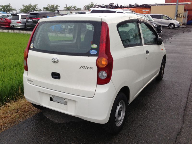 Daihatsu Mira 2009