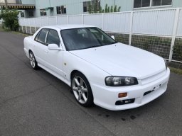 Used Nissan SKYLINE