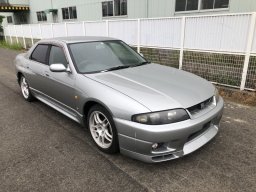 Used Nissan SKYLINE