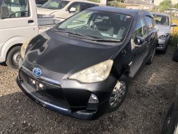 Used Toyota AQUA
