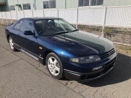 Used Nissan SKYLINE