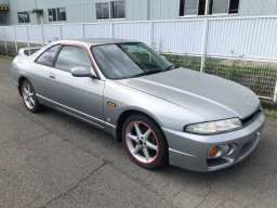 Used Nissan SKYLINE