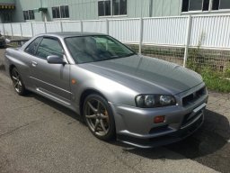 Used Nissan SKYLINE