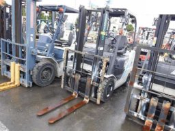 Used UNICARRIERS Forklift