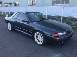 Used Nissan SKYLINE