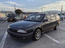 Used Nissan Avenir