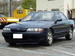 Used Nissan SKYLINE