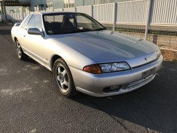 Used Nissan SKYLINE