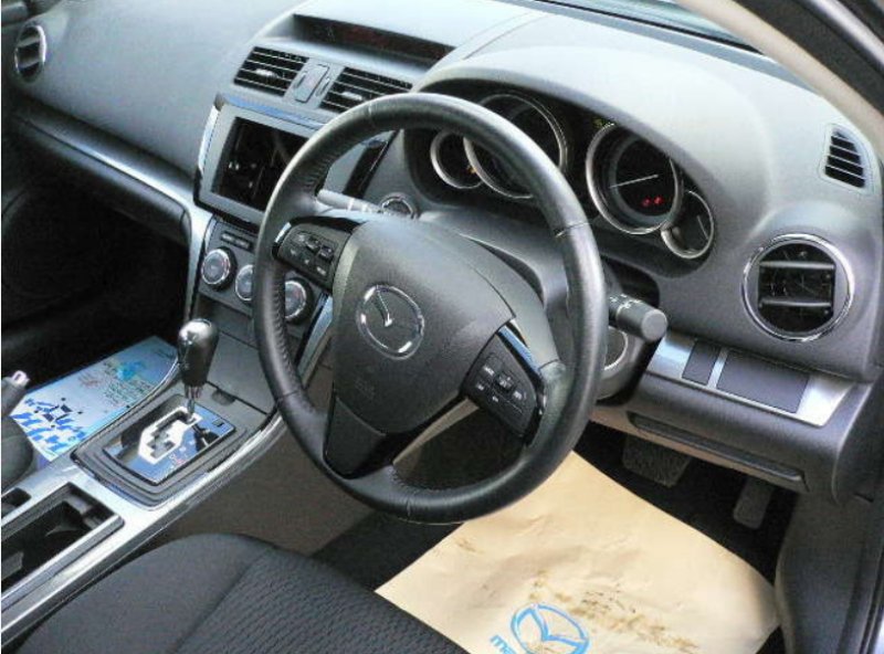 Mazda atenza салон