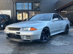 Used Nissan SKYLINE