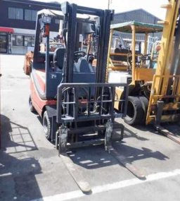 Used LINDE FORKLIFT