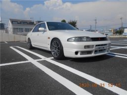 Used Nissan SKYLINE