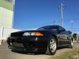 Used Nissan SKYLINE